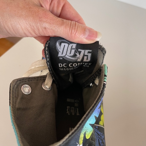 Converse All Star RARE Batman Chuck Taylor DC Comics Hi Tops Size 8 - Picture 9 of 10